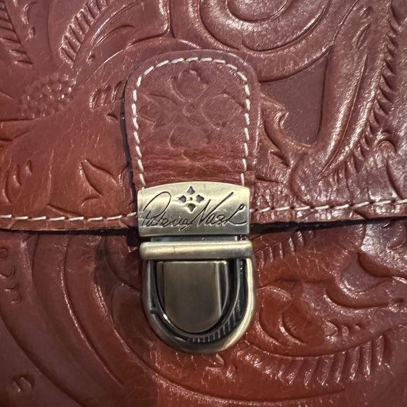 Patricia Nash embossed brown leather Crossbody organizer - Picture 3 of 7